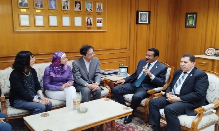 تربية جامعة حلوان تستقبل وفد جامعة فوكوي اليابانية لتعزيز الشراكة الدولية