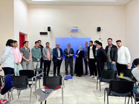طلاب هندسة الطيران بجامعة المنصورة الجديدة يبتكرون طائرات مسيرة لخدمة المجتمع