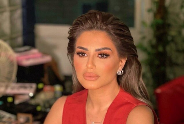 «يحفظك من العين».. منة فضالي تهنئ رنا رئيس بصورة من حفل زفافها