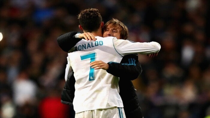 بـ«رسالة مؤثرة».. كريستيانو رونالدو يودع لوكا مودريتش بعد رحيله عن ريال مدريد