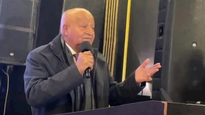 «تغيرت ملامحه بالكامل».. أحدث ظهور لـ علي مصيلحي وزير التموين السابق بعد إصابته بالسرطان