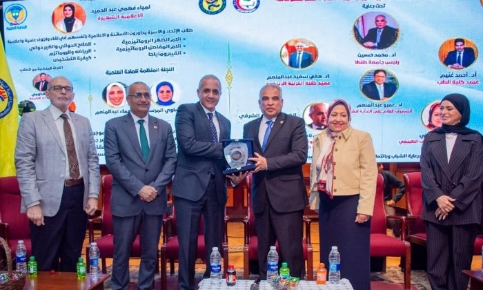 رئيس جامعة طنطا يشهد احتفالية إعلان نتائج المسابقة العلمية "الأمراض الروماتيزمية بين الشباب"