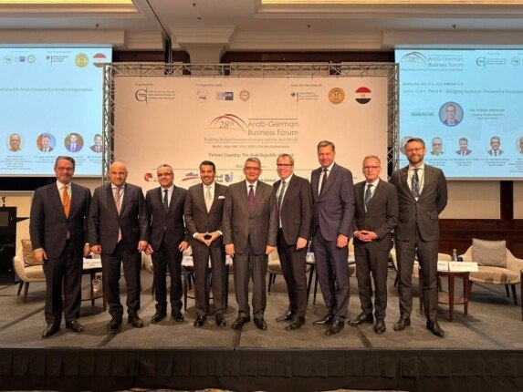 السفير المصري ببرلين: لدينا حجم عمالة شابة ماهرة تلبي احتياجات السوق الألماني