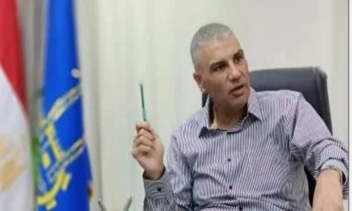 محافظ أسوان يؤكد على الاستجابة السريعة لشكاوى المواطنين وحلول فورية لها