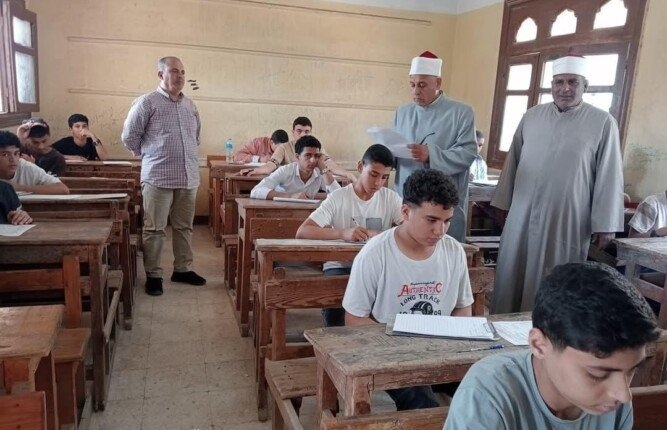 فى يومها الأول.. رئيس القليوبية الأزهرية يتابع امتحانات الشهادتين الإبتدائية والإعدادية