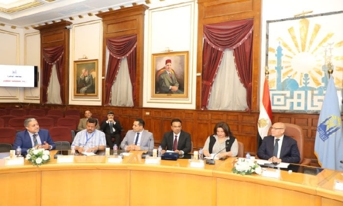 محافظ القاهرة يستقبل وفدا يمنيا على هامش ورشة عمل تعزيز المرونة المؤسسية والاقتصادية في اليمن