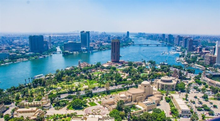 القاهرة خضراء.. مشروعات رائدة لتجميل شوارع العاصمة وتحسين حياة السكان