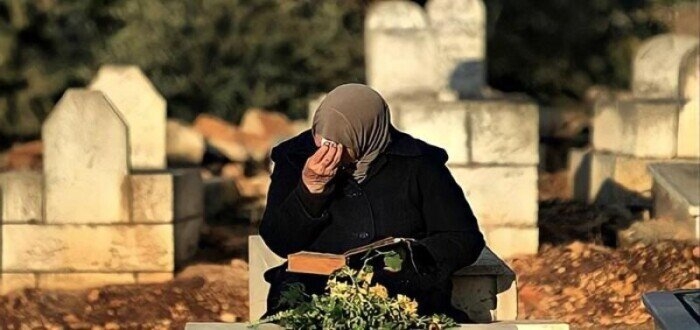 ما حكم زيارة المقابر في أول أيام عيد الأضحى؟.. واعظة تُجيب