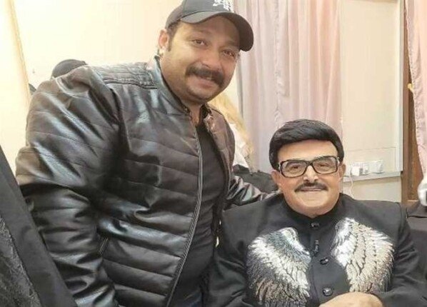 «قال عليا عفريت».. محمد ثروت يكشف كواليس أول عمل فني جمعه بـ سمير غانم
