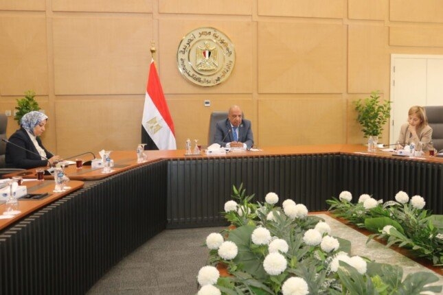 وزير الكهرباء يبحث مع وفدى بنك الاستثمار والاتحاد الأوروبيين سبل تعزيز التعاون المشترك