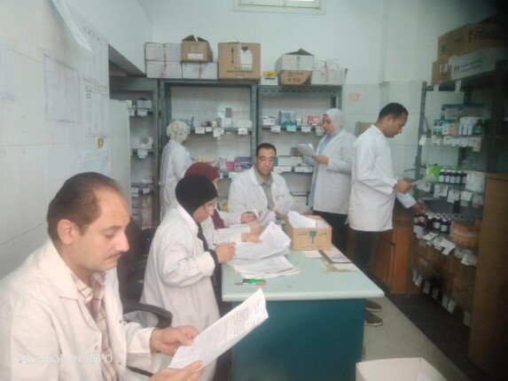 فحص وتوفير العلاج لــ 1461 مواطن في قافلة مجانية ببني سويف