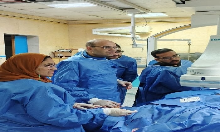 نجاح فريق طبي بقنا فى إنقاذ ساق مريض من البتر باستخدام تقنية القسطرة التداخلية
