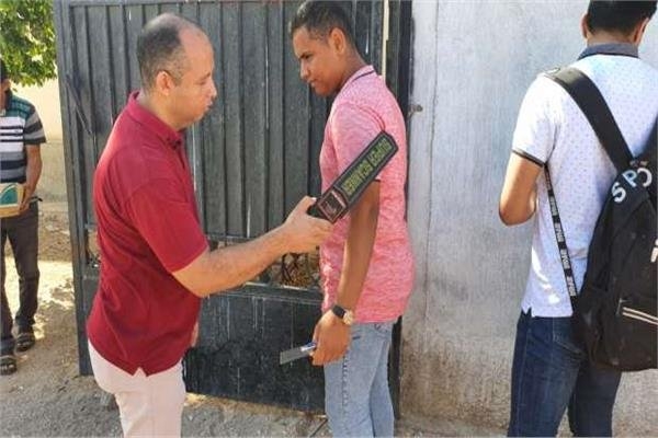 بدء تفتيش طلاب الثانوية العامة قبل امتحان اللغة العربية