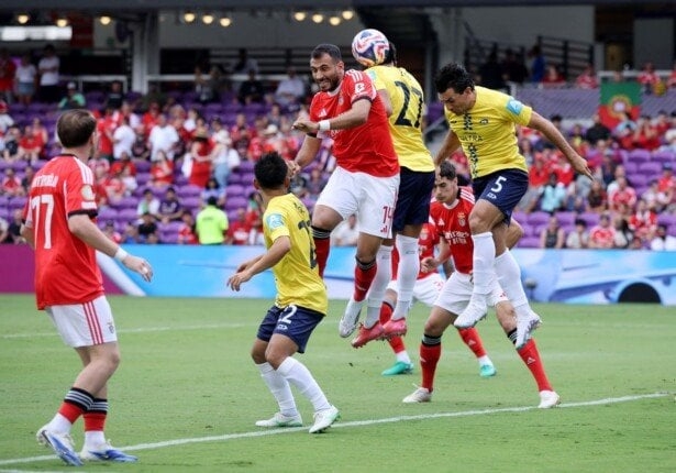 بعد مباراة الأهلي وبالميراس.. توقف لقاء بنفيكا وأوكلاند سيتي في كأس العالم للأندية