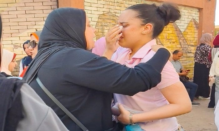 «شبح الفيزياء».. انهيار طالبة قبل دخولها امتحان الثانوية العامة بالإسكندرية