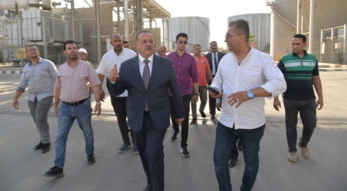 محافظ أسيوط يتفقد محطة الوليدية.. .8 مليارات جنيه لتعزيز طاقة الصعيد الكهربائية