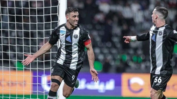 رسميًا.. الهلال السعودي يعلن عن التعاقد مع عبد الرزاق حمد الله