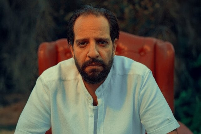 أحمد أمين يعلن موعد ومكان جنازة شقيقة والدته