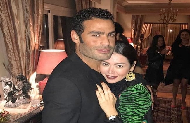 «تلقائية جدًا».. محمد عبد المنصف يكشف سبب انجذابه لزوجته لقاء الخميسي