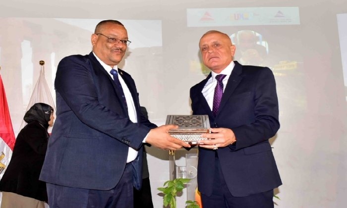 ملتقى جماهيري بمكتبة مصر العامة بالأقصر