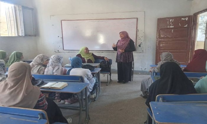 الرواق الأزهري بقنا يواصل محاضراته حول مكانة الأسرة في الإسلام