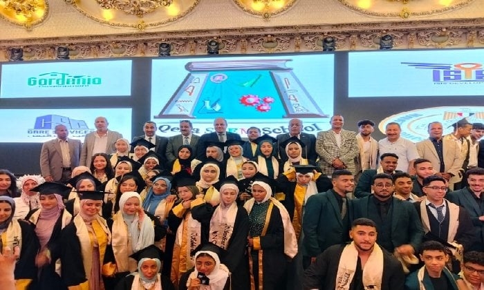 مدير تعليم قنا يُكرم خريجي الدفعة الخامسة من مدرسة المتفوقين في العلوم والتكنولوجيا
