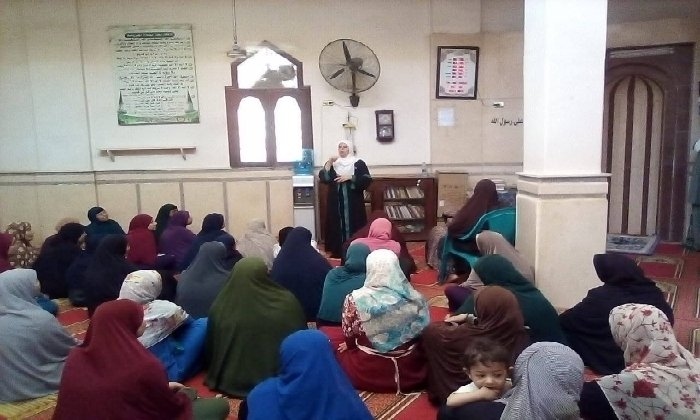«أوقاف الفيوم» تُطلق قوافل دعوية للواعظات حول «حسن العشرة وعوامل بقائها»