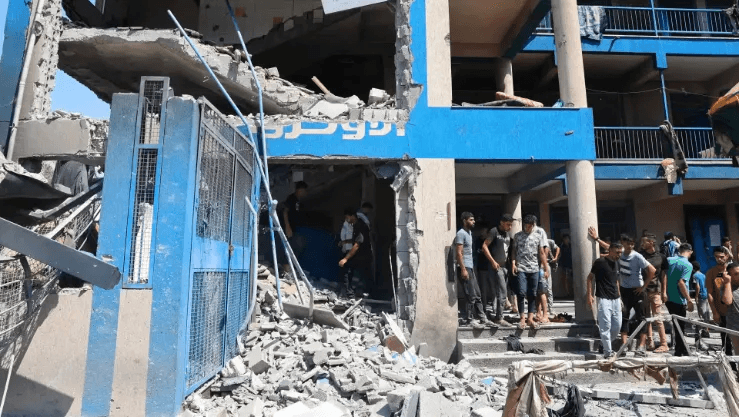 الخارجية الفلسطينية ترحب بقرار "يونسكو" العاجل ضد إغلاق "أونروا"