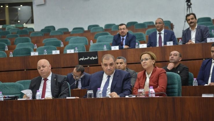 وزير العدل : "إجراءات صارمة للتصدي للمضاربة في سوق السيارات الجديدة"