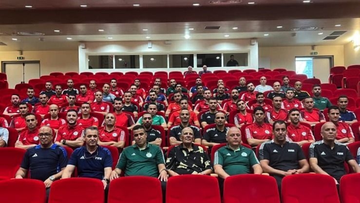 الفاف تُنظم ملتقى يجمع حكام النخبة تحضيراً للموسم الجديد - الرياضي : البلاد