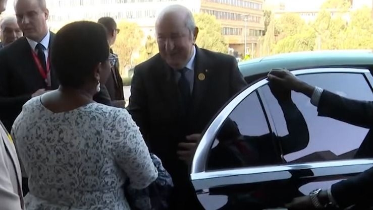 رئيس الجمهورية يصل إلى مقر الاتحاد الإفريقي
