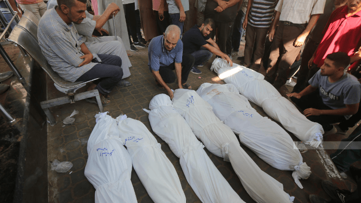 13 شهيدًا بينهم طفلان جراء استهداف الاحتلال لمنتظري المساعدات في غزة - الدولي : البلاد