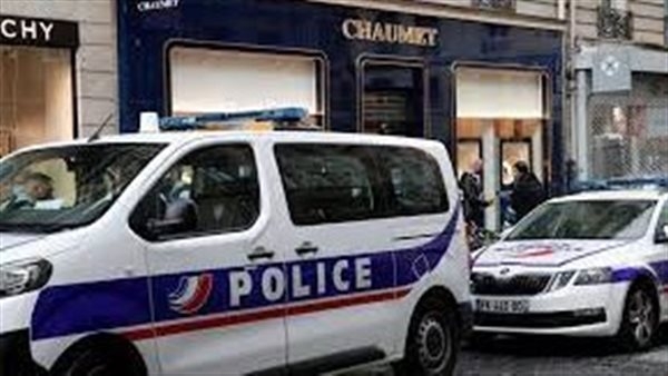 الشرطة الفرنسية توقف فلسطينيًا ضرب حاخامًا بكرسي
