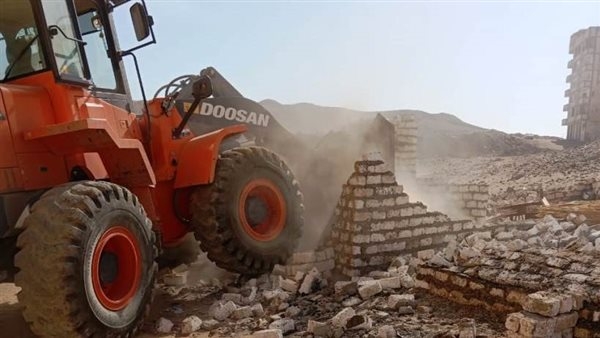 تنفيذًا لتوجيهات الوزير.. "الإسكان": حملات إزالة لمخالفات البناء بالتجمعات الثلاثة للمدينة