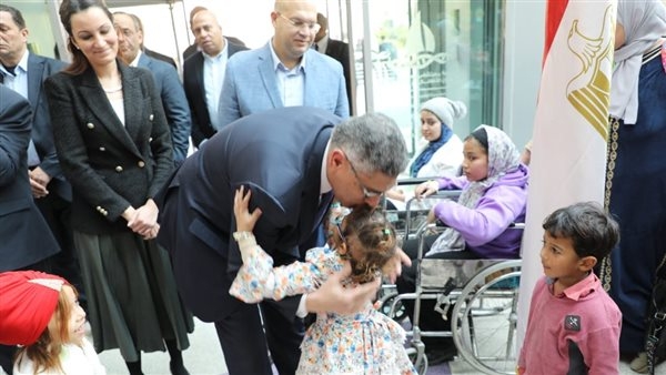 محافظ الجيزة يزور مستشفى 57357 لعلاج سرطان الأطفال