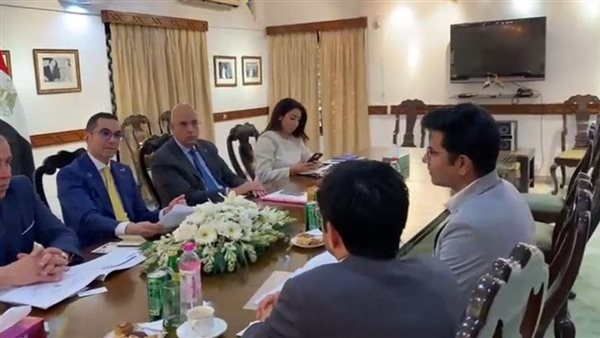وزير الاستثمار والتجارة الخارجية يلتقى مسؤولى شركة Sterlite Power لبحث سبل التعاون فى مجالات الكهرباء والطاقة المتجددة