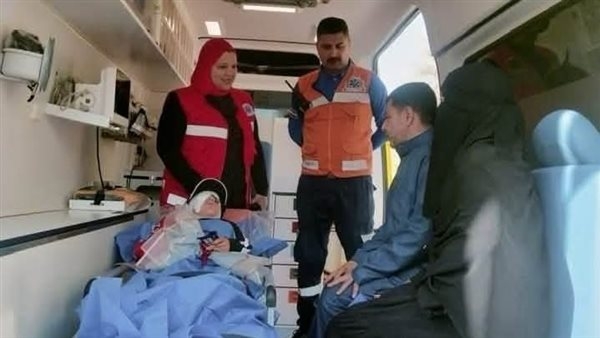 نقل الطفلة إيمان ضحية رشق الحجارة بقطار المنوفية لمعهد ناصر