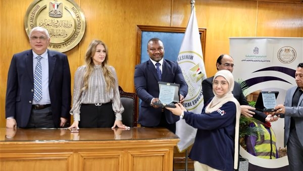 وزارة التعليم تكرم الطلاب المتميزين والمبدعين بمدارس التكنولوجيا التطبيقية لعام ٢٠٢٤/ ٢٠٢٥