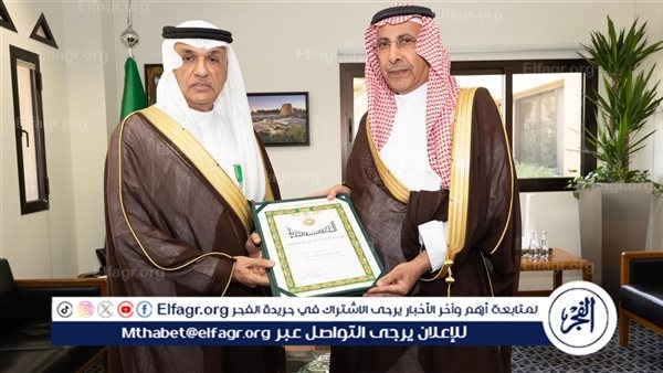 الرئيس التنفيذي للهيئة الملكية لمدينة الرياض يُسلِّم الفوزان والشايع وسام الملك عبدالعزيز من الدرجة الرابعة