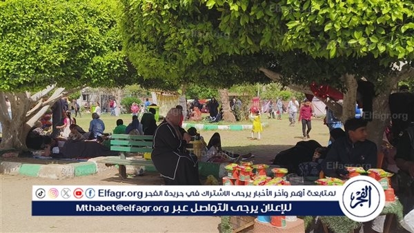 اقبال وتوافد علي حديقة شجرة الدر في المنصورة احتفالا بشم النسيم..صور