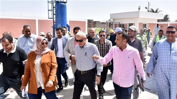 تمهيدا لافتتاحها.. محافظ الأقصر يتفقد محطات صرف صحى توماس والنمسا باسنا