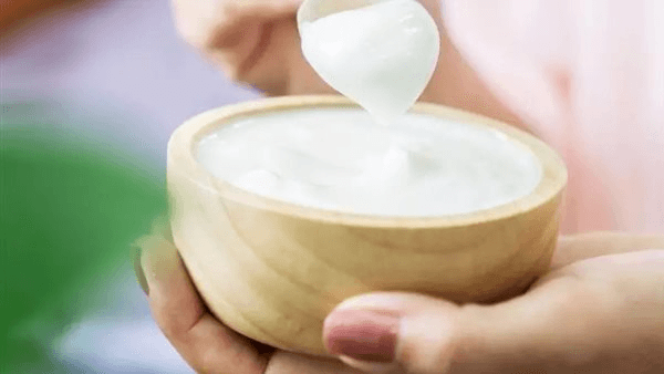 هل يمكن أن يسبب الزبادي قليل الدسم السرطان؟.. تحذير مهم