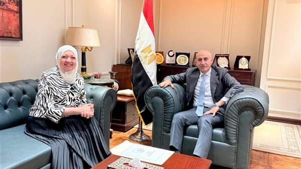 عبد اللطيف: تعزيز التعاون بين الوزارة وصندوق تطوير التعليم يسهم فى دعم العملية التعليمية