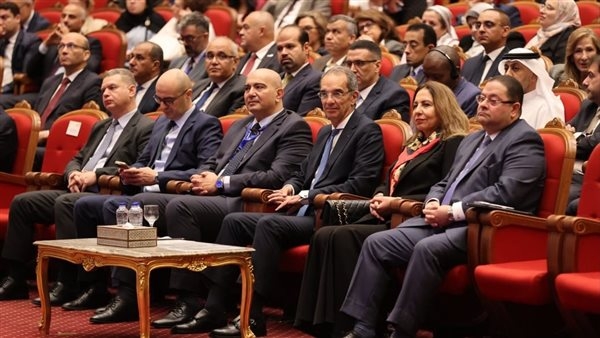 وزير الاتصالات يفتتح فعاليات الدورة السابعة لقمة FDC Summit