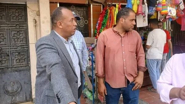قاد حملة مكبرة بنجع حمادي لضبط الشارع والأسواق.. "الزمقان" يشدد على الانضباط وحقوق المواطن