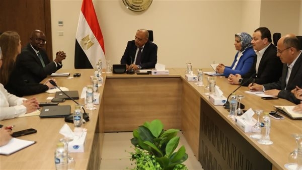 وزير الكهرباء يبحث مع مؤسسة التمويل الدولية "iFC "تعزيز التعاون المشترك فى مجالات الطاقة المتجددة