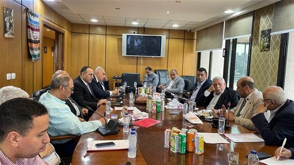عدم تجديد التراخيص للمصانع خارج المناطق الصناعية يفرض اعباء جديدة على مصنعين الغزل والنسيج
