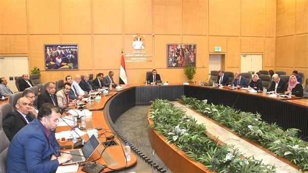 وزير الإسكان يتابع مشروعات "حياة كريمة " بمحافظات الأقصر وكفر الشيخ والفيوم