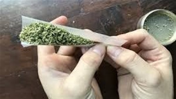 سقوط مسجل شقى خطر بحوزته 25 كيس أستروكس معدة لتوزيعها بالفيوم