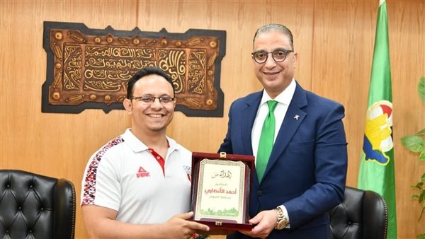 محافظ الفيوم يكرم عددًا من الرموز الأولمبية